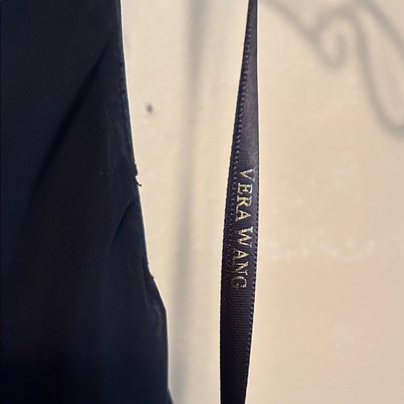 Vera Wang Black Dress with Elegant Detail - Picture 2 of 8